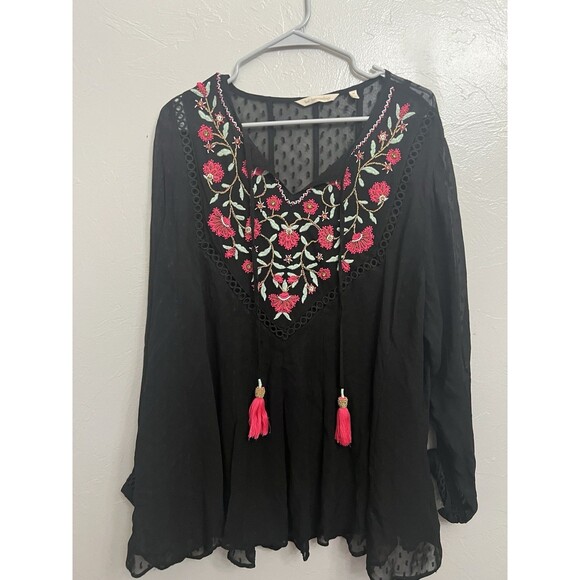 Soft Surroundings Tops - Soft Surroundings Black Tunic Top Floral Embroidered Beaded 2X Balloon Sleeve